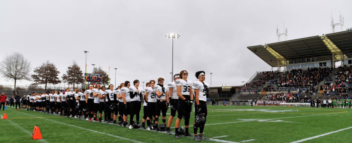 a.Tualatin.West-Linn.6A-football-semifinal.Leon-Neuschwander.106